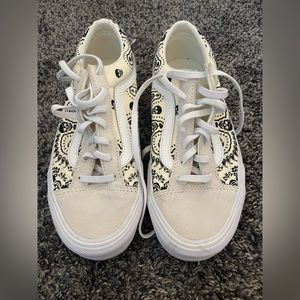 Day of the dead vans